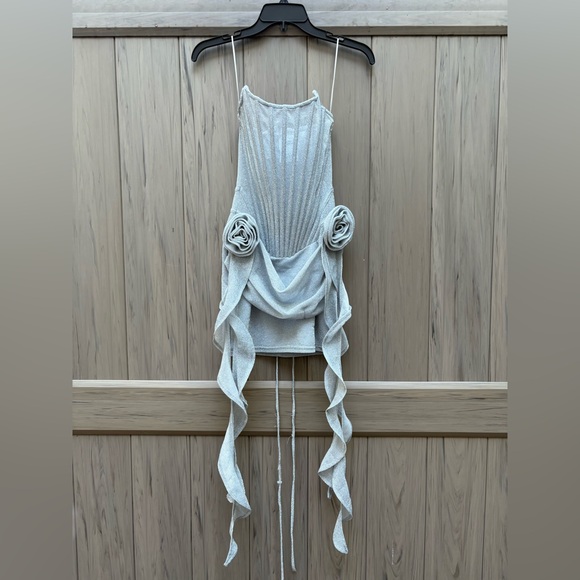 Elegant Silver Strapless Dress - Picture 3 of 13